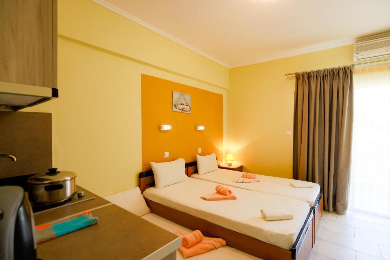 Dionisos Apartments 팔랄리아 디오니시우 외부 사진