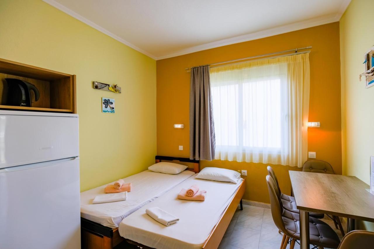 Dionisos Apartments 팔랄리아 디오니시우 외부 사진