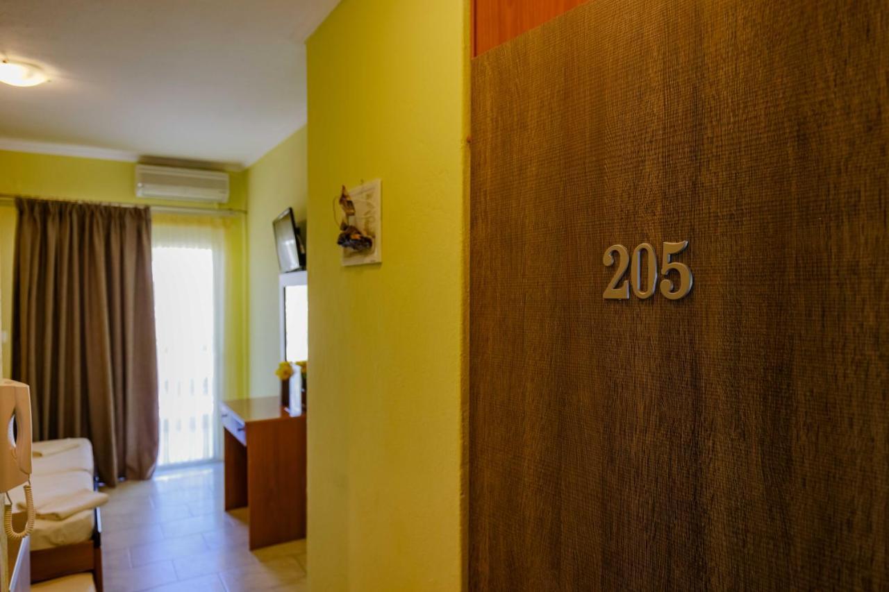 Dionisos Apartments 팔랄리아 디오니시우 외부 사진